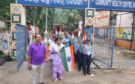 କେସିଙ୍ଗା ଗୋଷ୍ଠୀ ସ୍ବାସ୍ଥ୍ୟ କେନ୍ଦ୍ର ପକ୍ଷରୁ ‘ହର ଘର ତ୍ରିରଙ୍ଗା’ ଅଭିଯାନ -----              (ଡାକ୍ତରଖାନାରୁ ଗାନ୍ଧୀ ପ୍ରତିମୂର୍ତ୍ତି ପର୍ଯ୍ୟନ୍ତ ବିଶାଳ ସଚେତନତା ଶୋଭାଯାତ୍ରା)